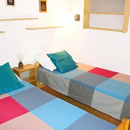 Lane Apartment